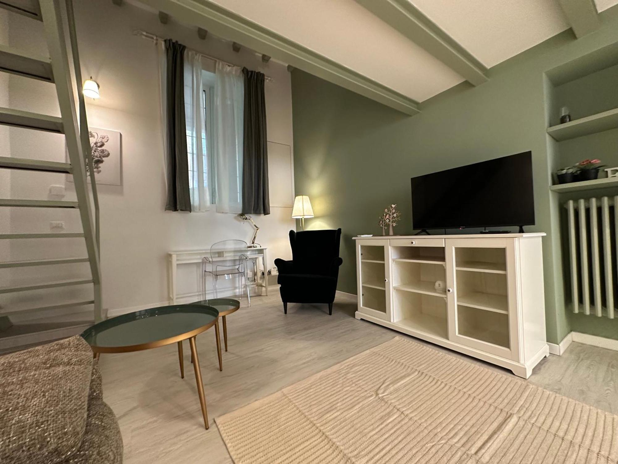 Flowers, A Cozy Suite In Milán Exterior foto