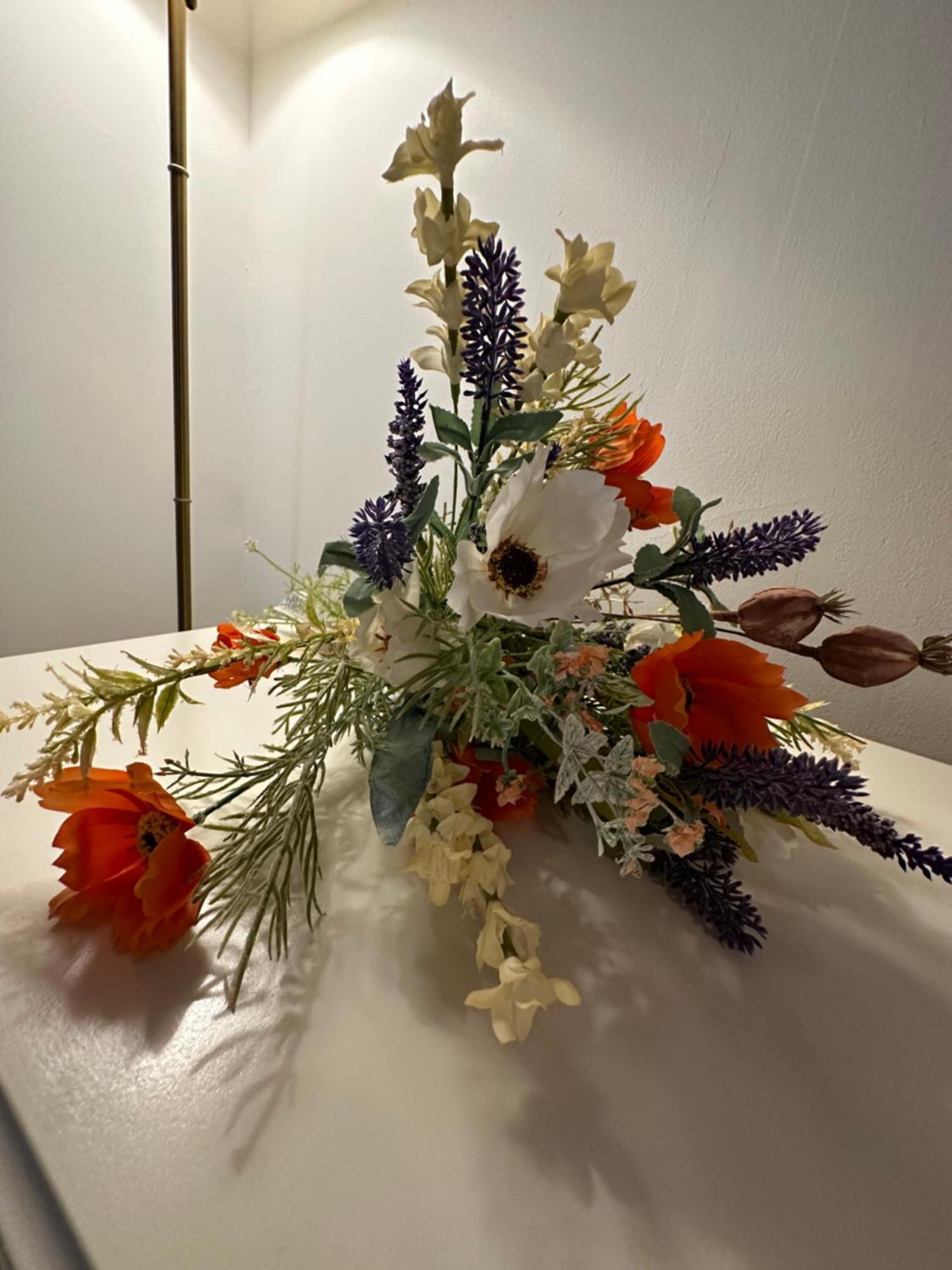 Flowers, A Cozy Suite In Milán Exterior foto