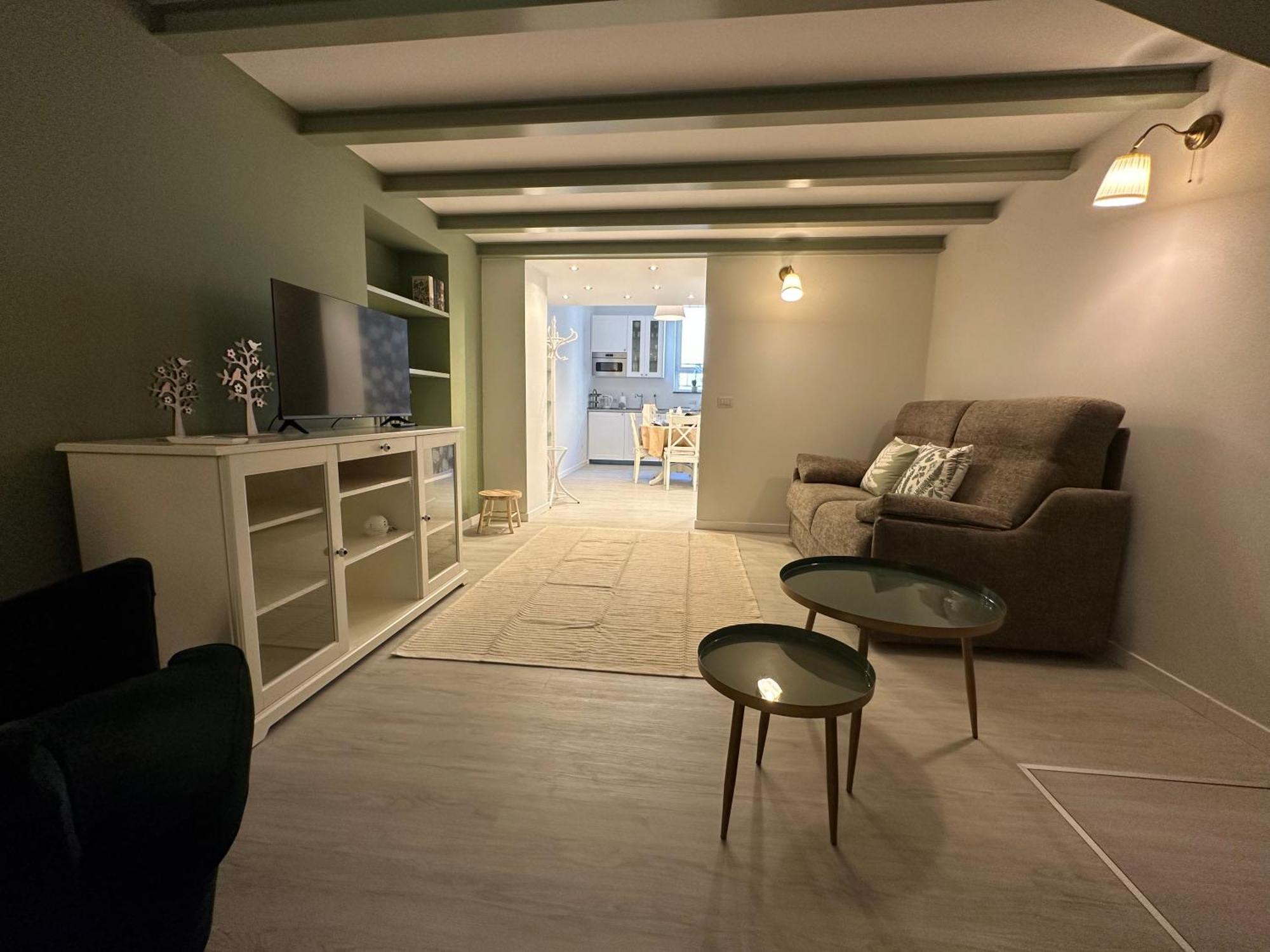 Flowers, A Cozy Suite In Milán Exterior foto