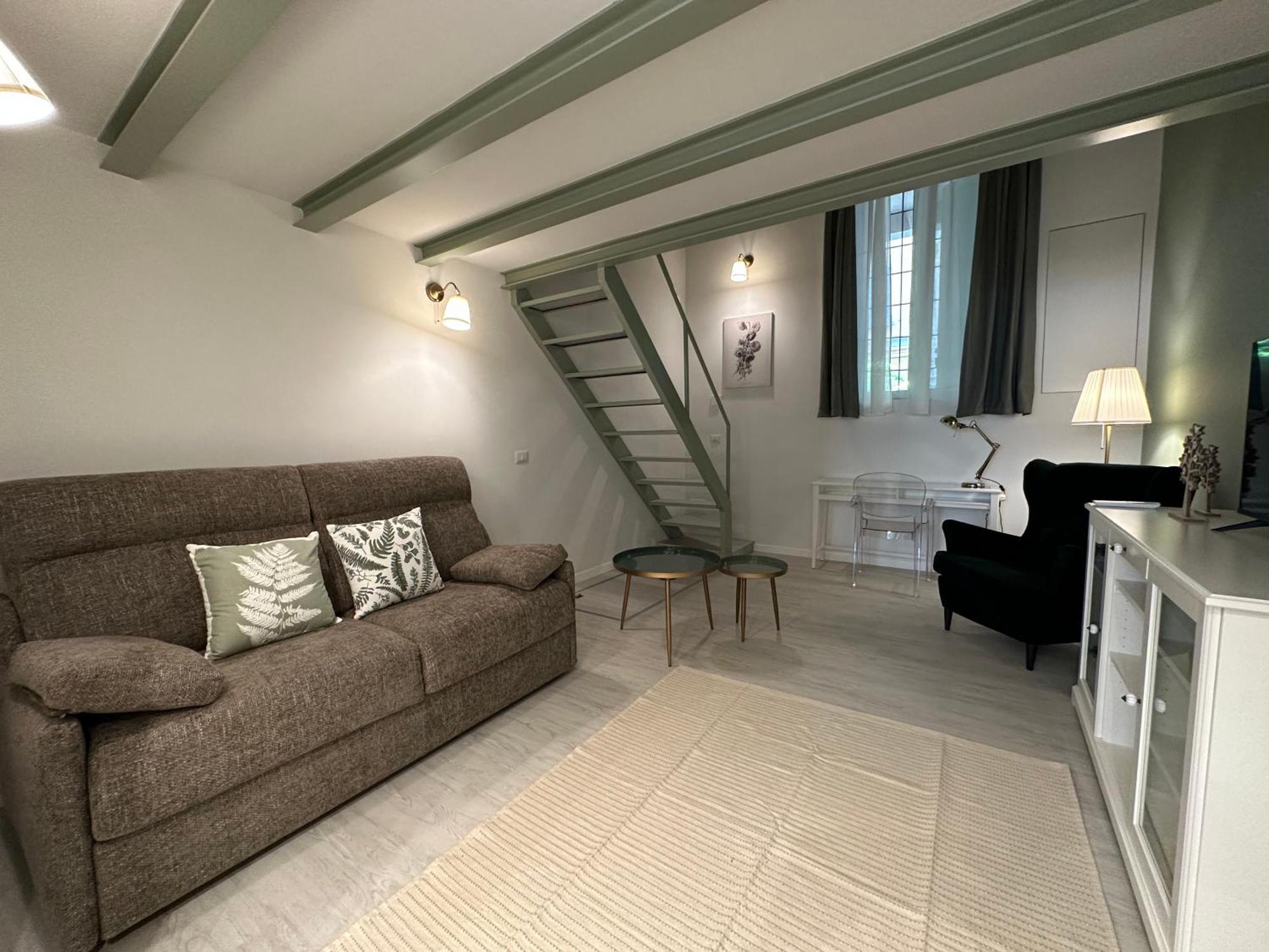 Flowers, A Cozy Suite In Milán Exterior foto